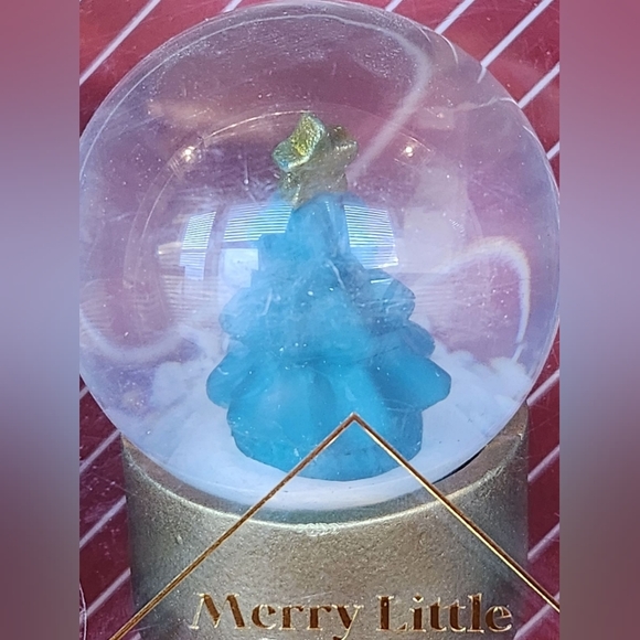Merry Little Barware Christmas tree snow globe wine bottle stopper - Picture 3 of 7